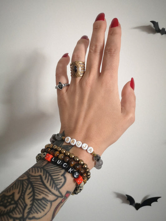 Pulsera de la suerte, pulsera de letras, LUCKY, jaspe dálmata