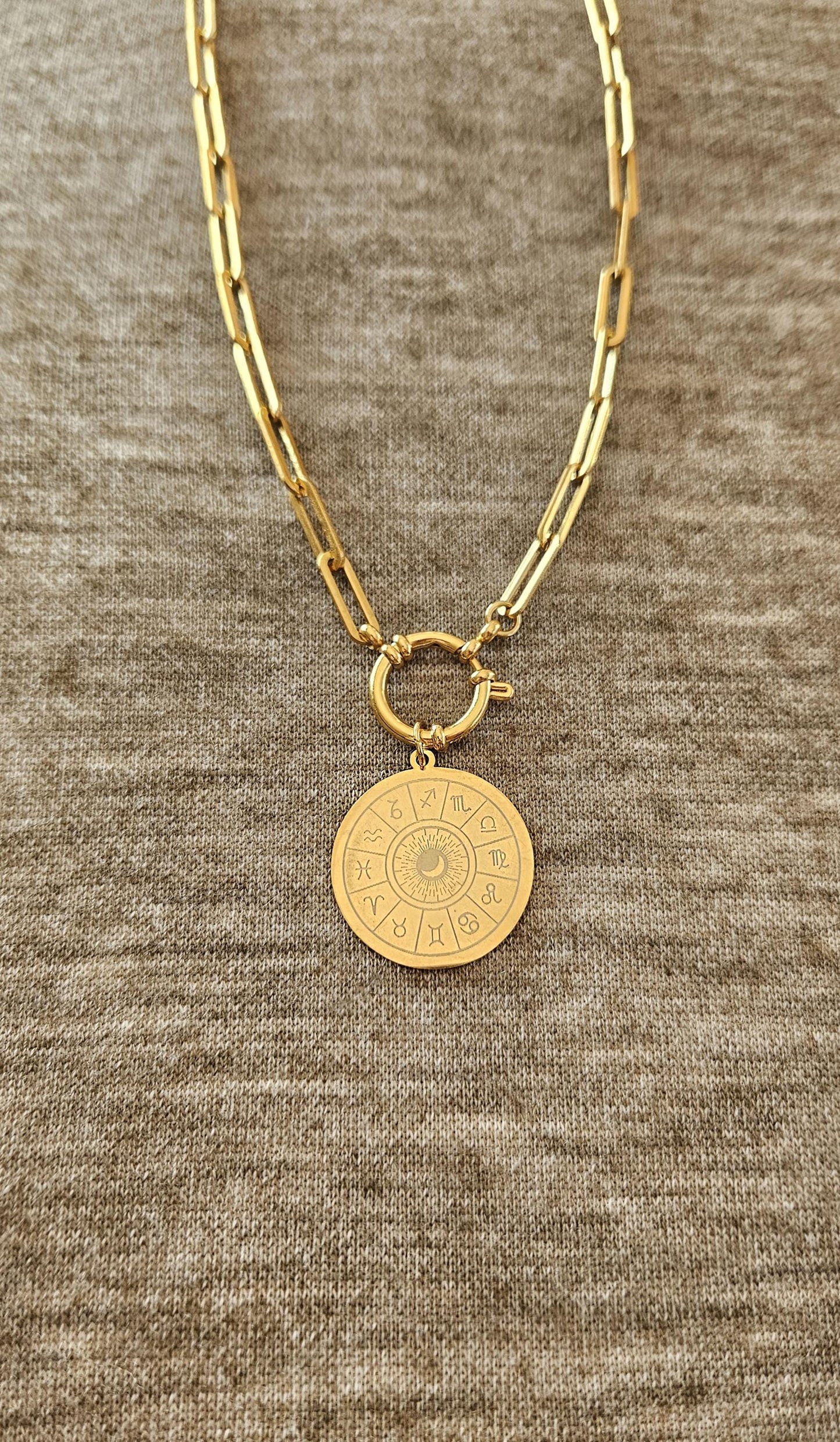 Collar ASTRAL oro, rueda zodiacal