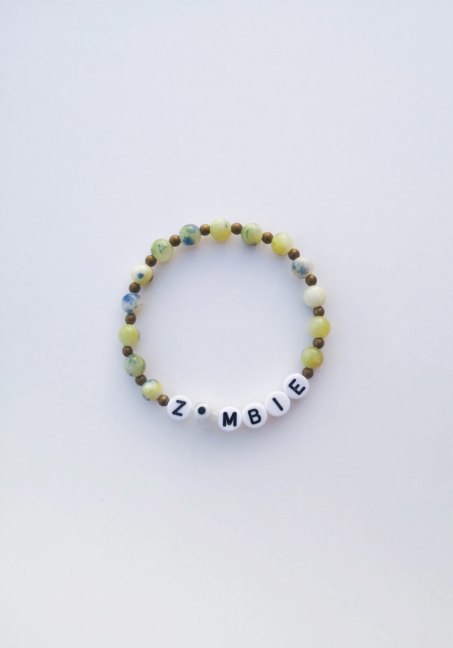 Pulsera de letras, ZOMBIE, ideal para un lunes, horror movie