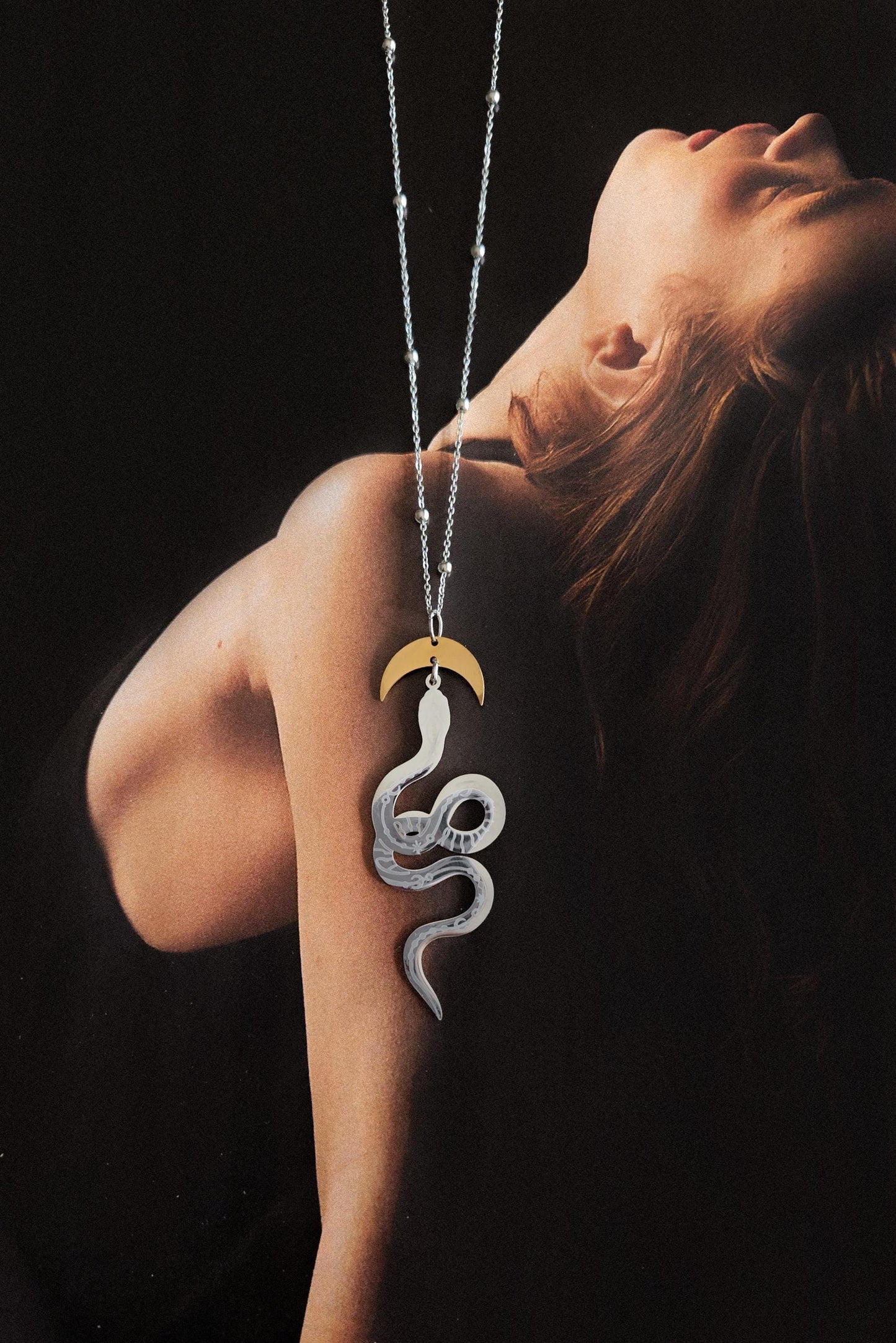 Collar serpiente, THE SNAKE, collar de acero inóxidable, luna, amuleto, mixed metals