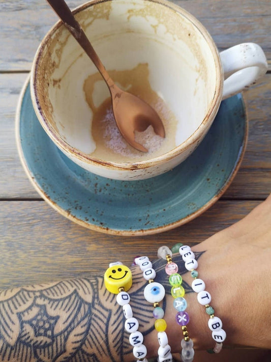 Pulsera de letras LET IT BE, positive, good vibes, piedra natural