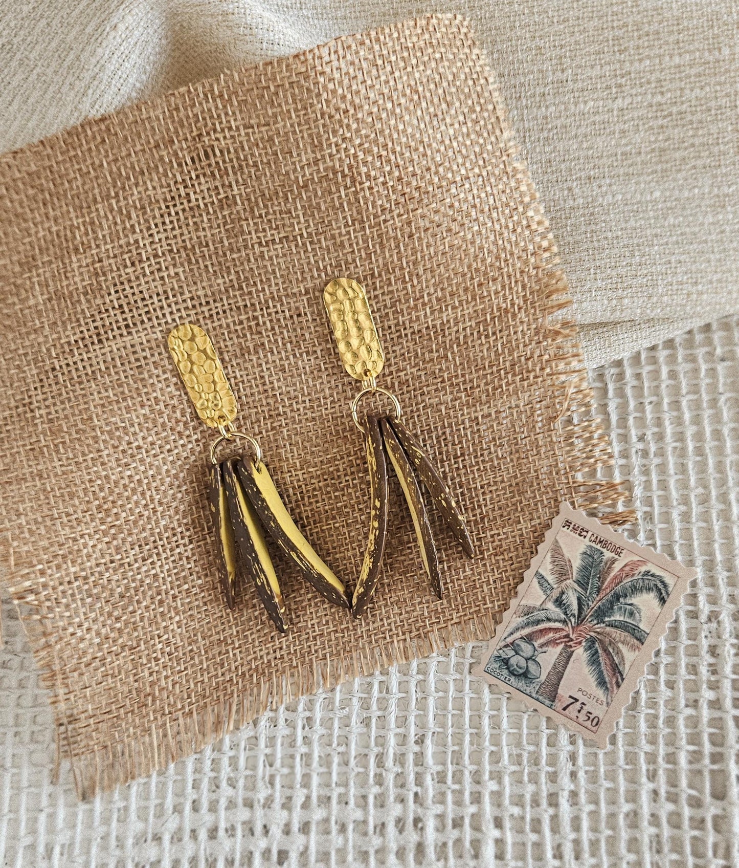 Pendientes PAUSA, pendientes de madera de coco, pendientes tropicales